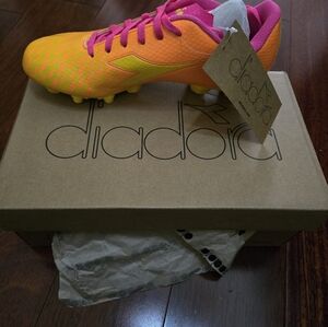 Diadora youth size 5.5 cleats